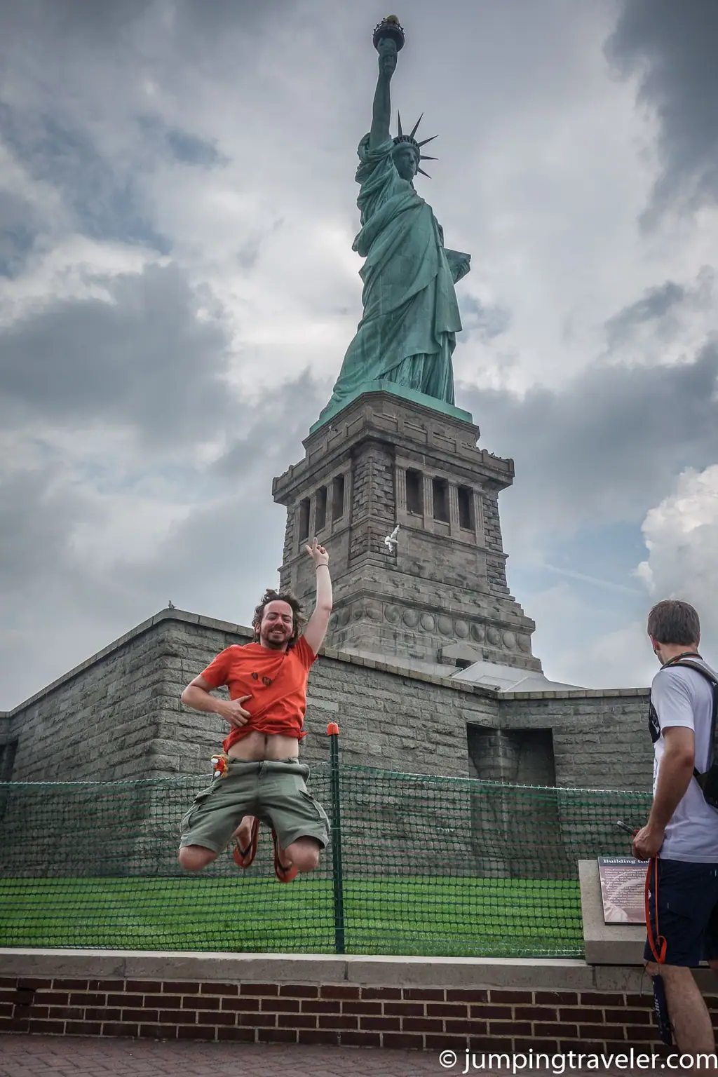 Jumping, Statue-of-Liberty-style