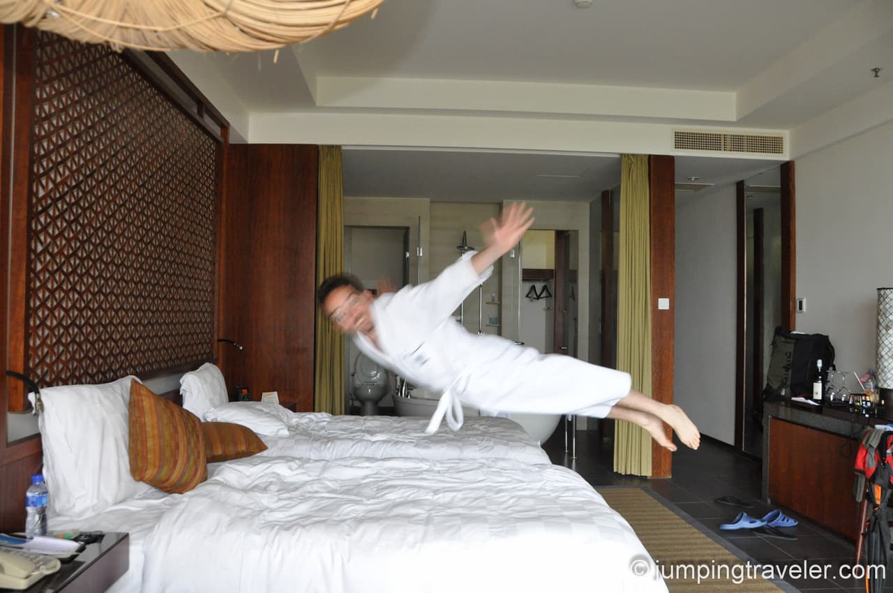 Bed Jumping in Sanya