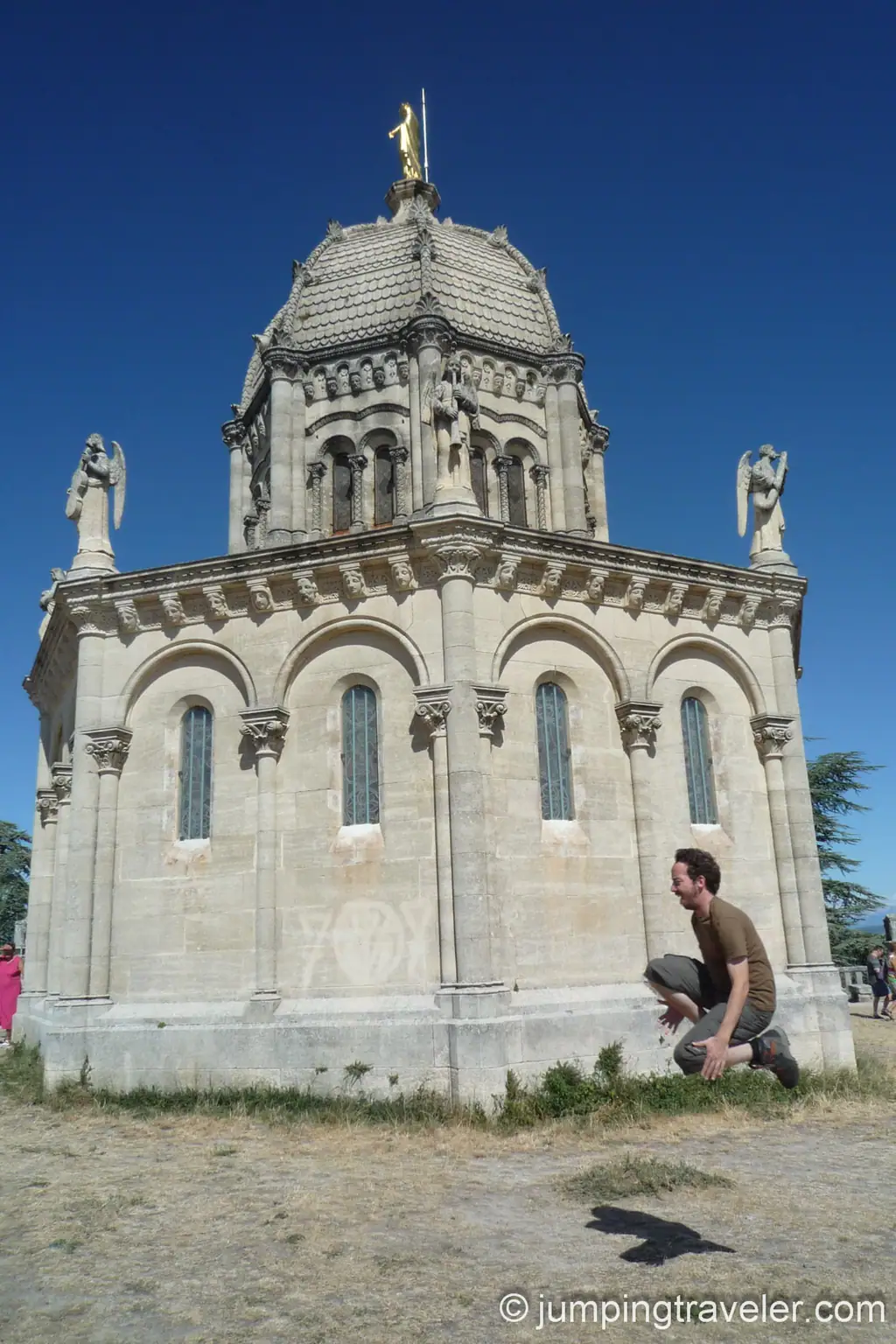 Jumping in la Citadelle de Forcalquier